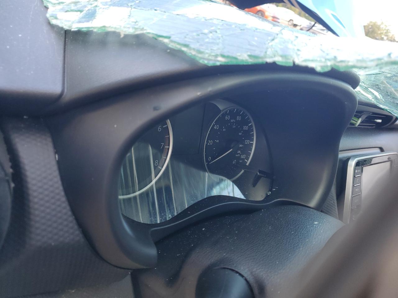 Nissan Kicks S Image 12