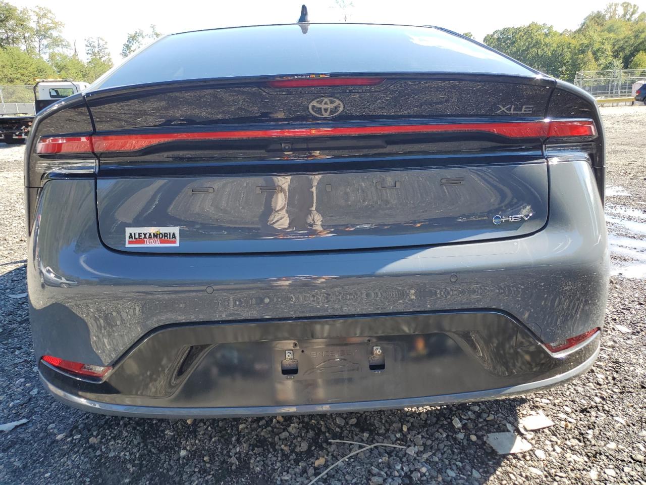 Toyota Prius Le Image 7