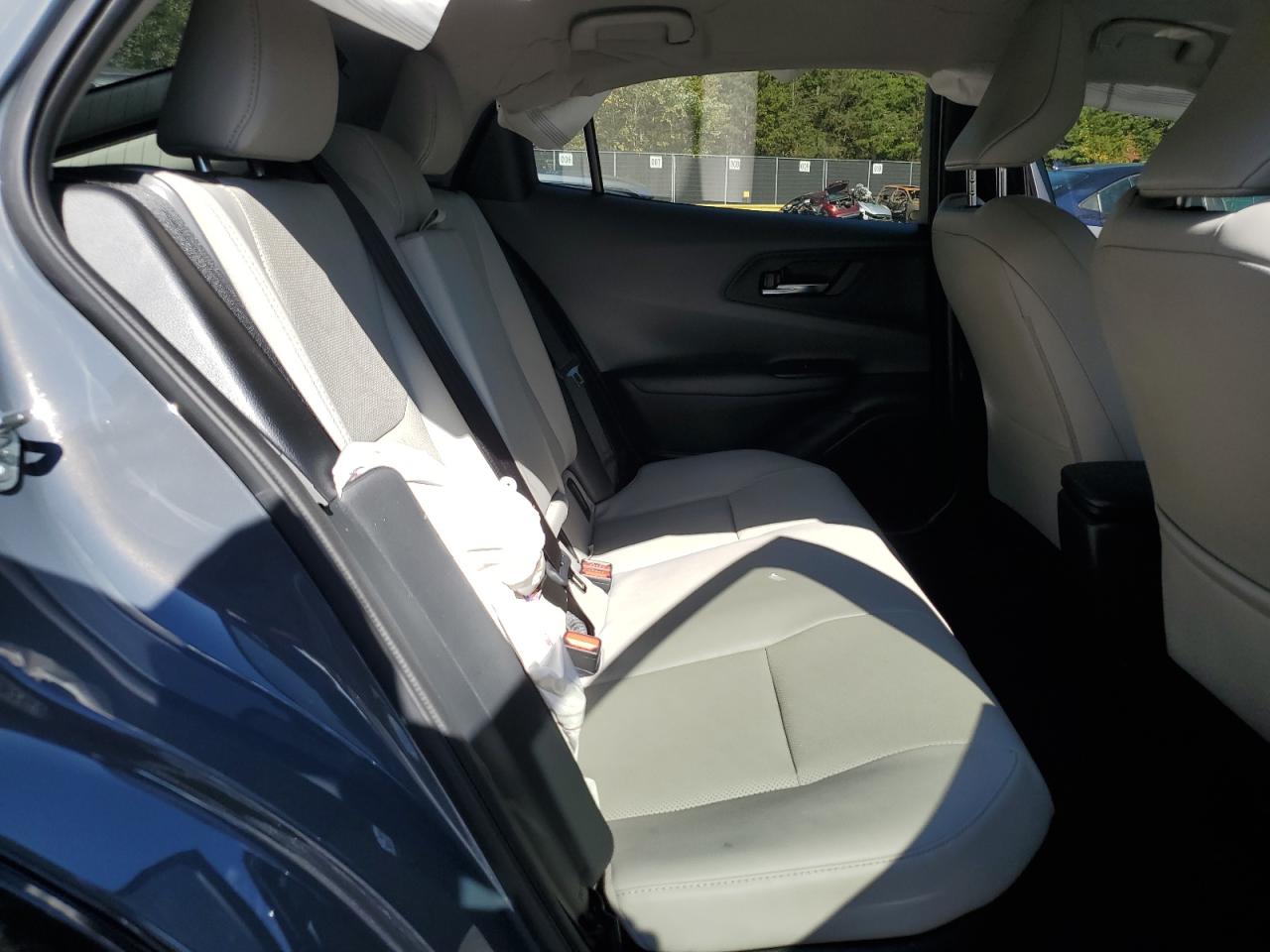 Toyota Prius Le Image 8