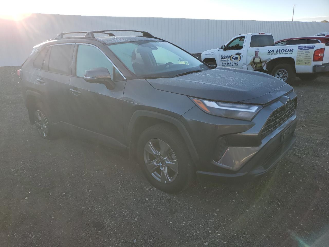 Toyota RAV4 Xle Image 2
