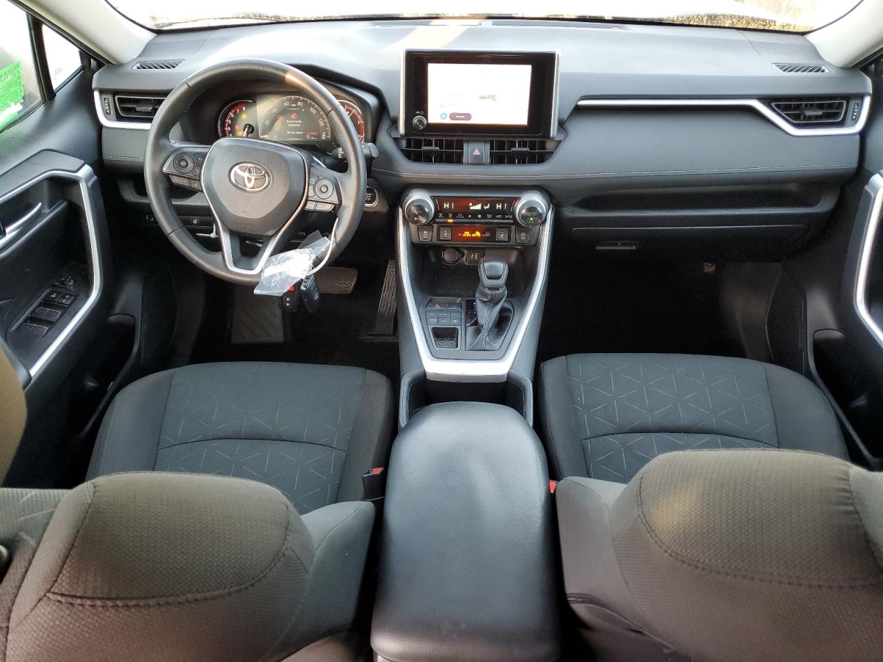 Toyota RAV4 Xle Image 7