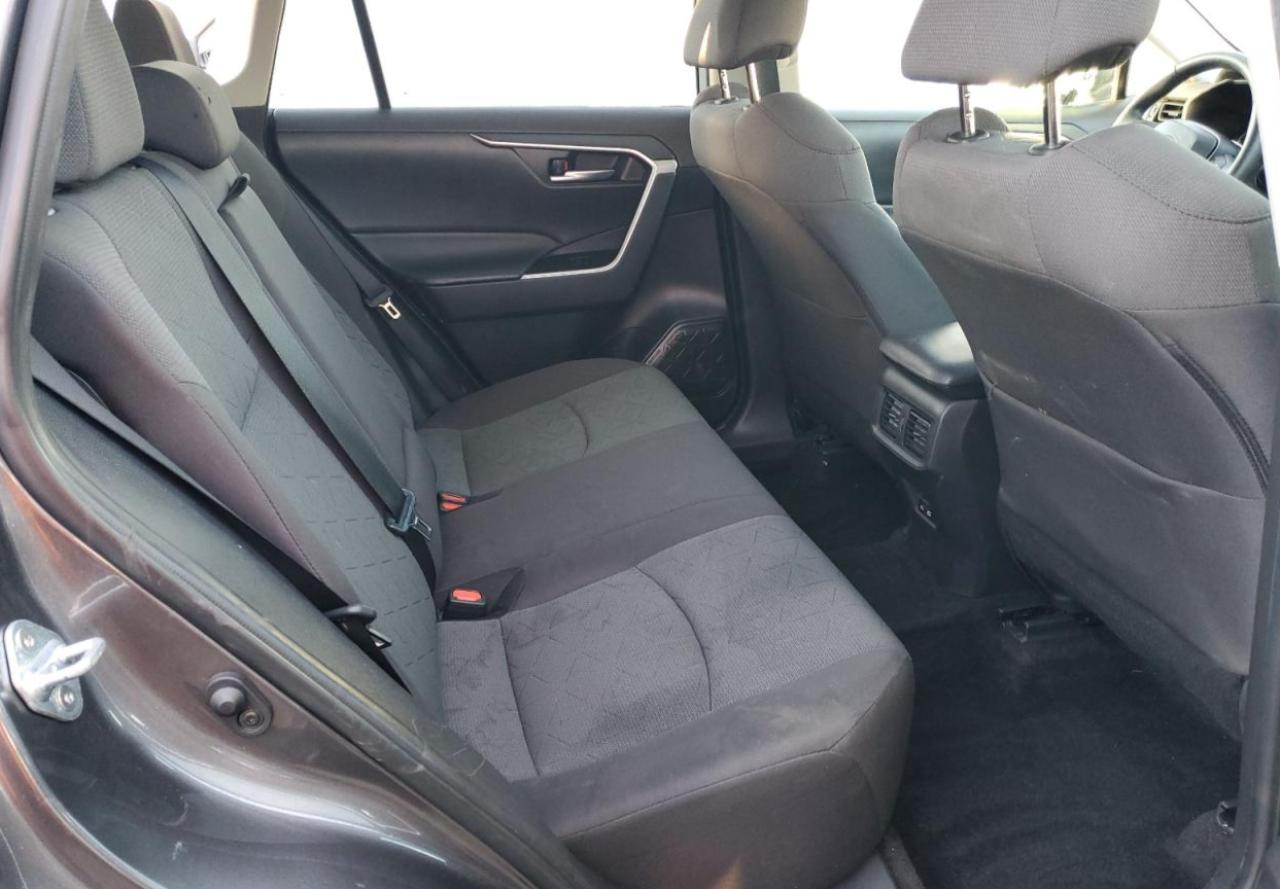 Toyota RAV4 Xle Image 5