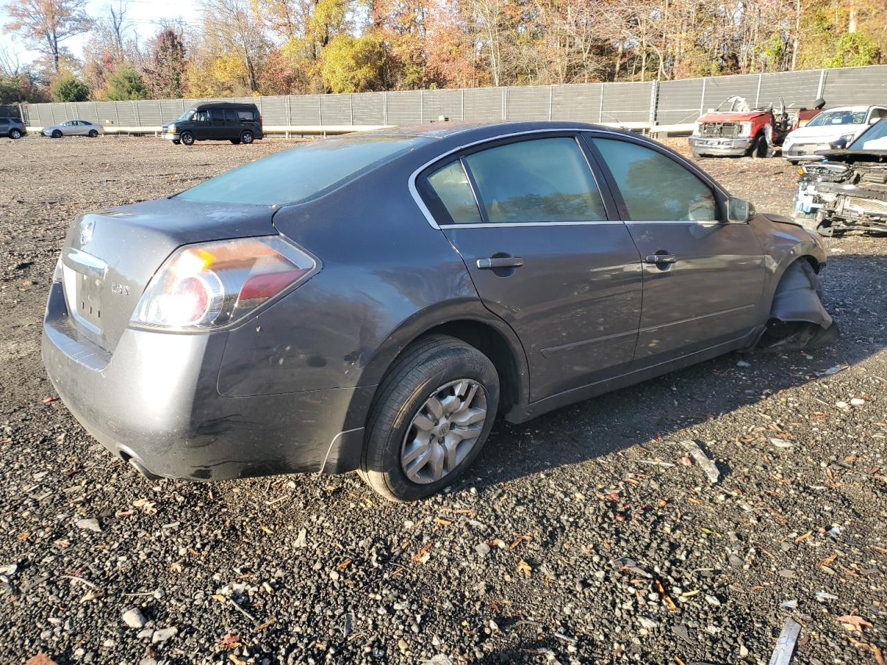 Nissan Altima Base Image 3