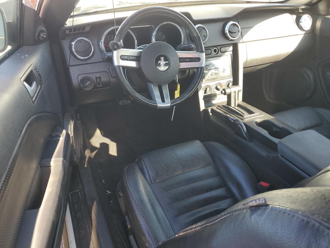 Ford Mustang Image 4