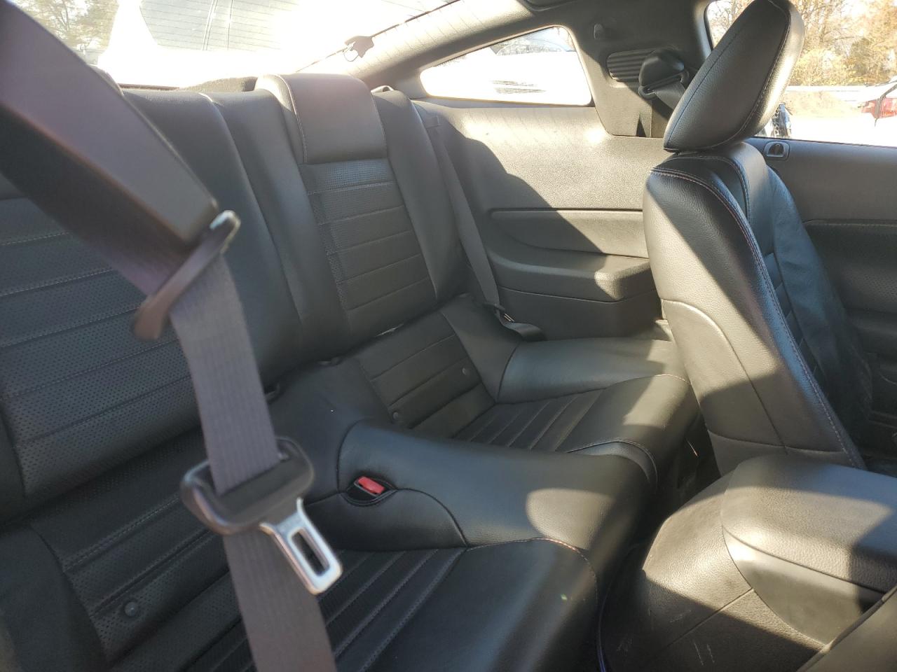 Ford Mustang Image 5