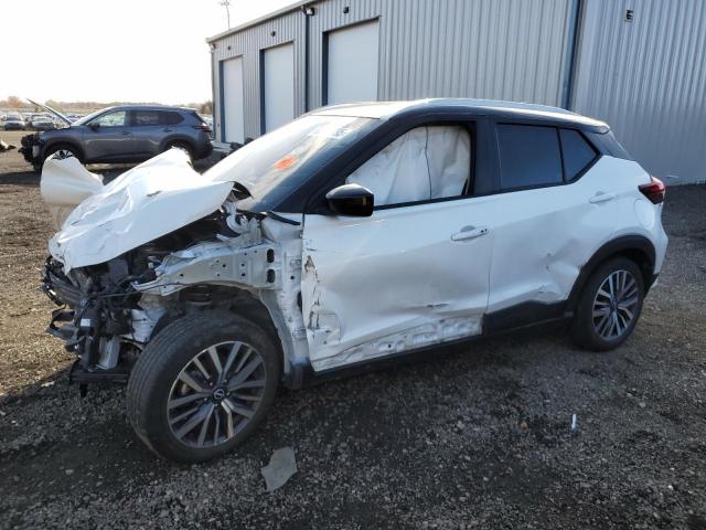  Salvage Nissan Kicks