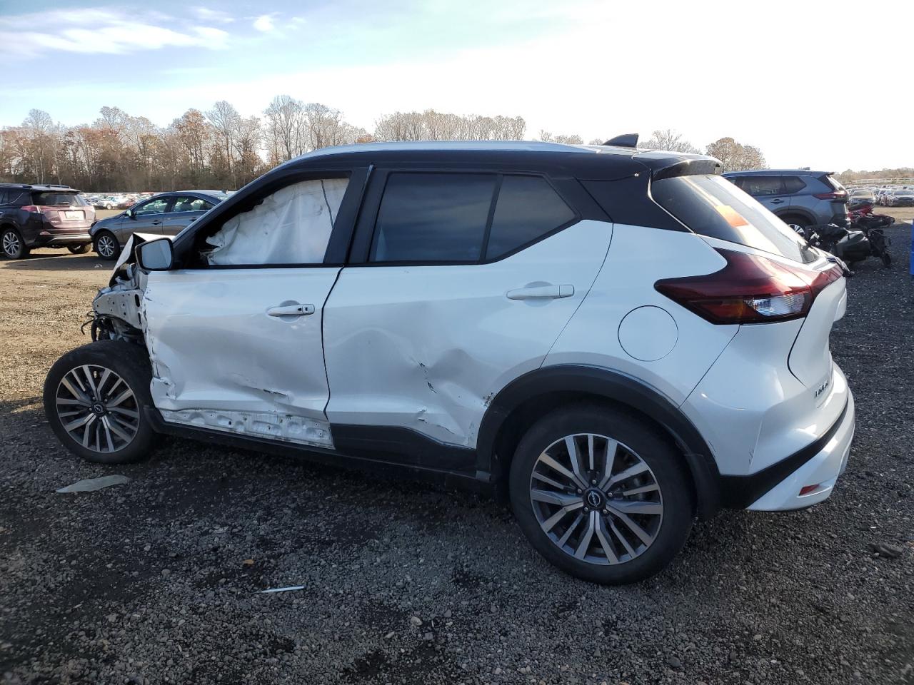 Nissan Kicks Sv Image 6