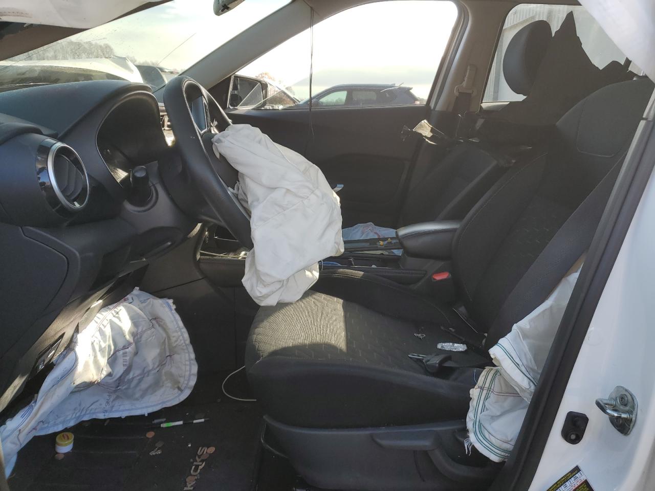 Nissan Kicks Sv Image 11