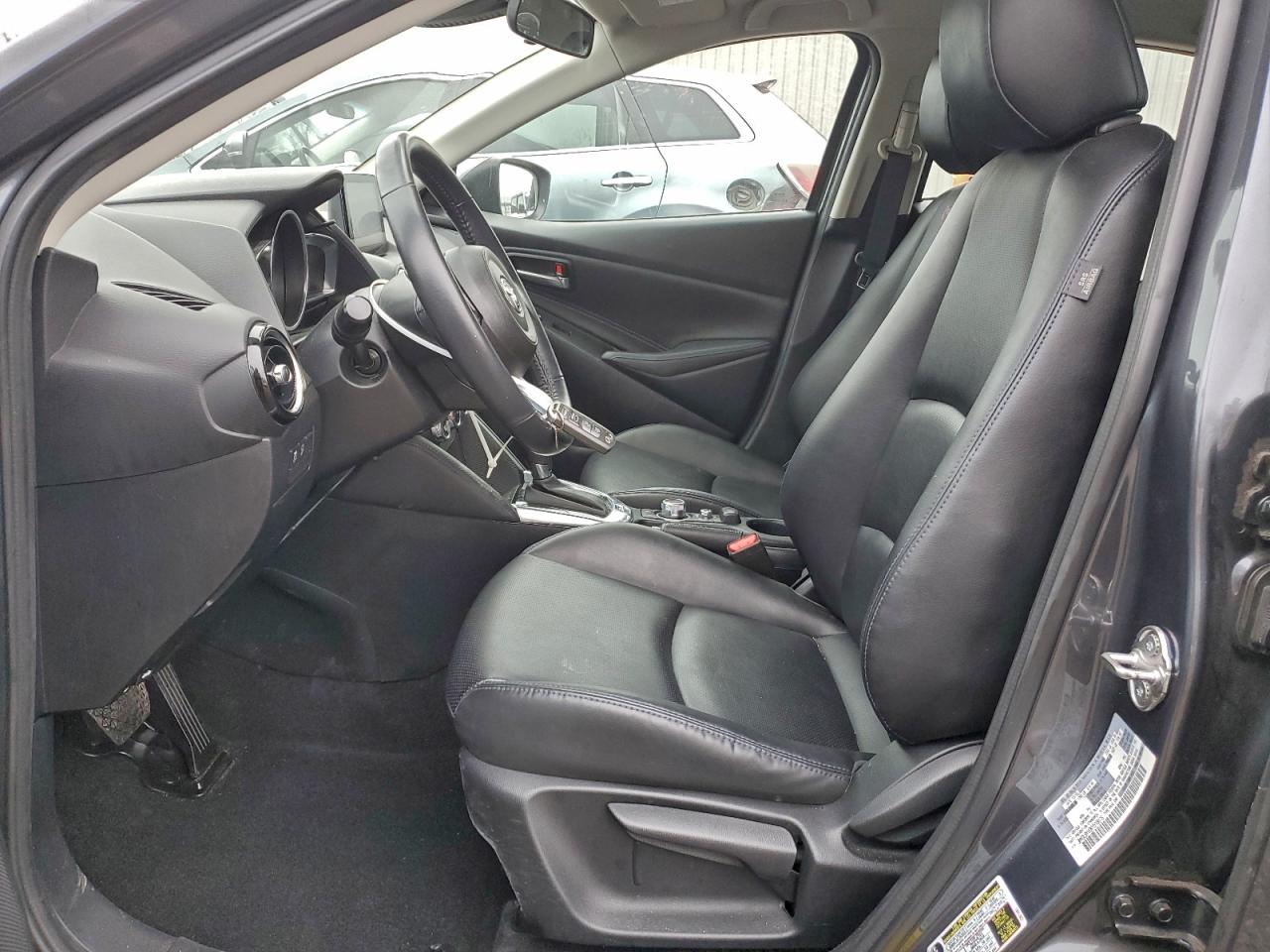 Toyota Yaris L Image 5