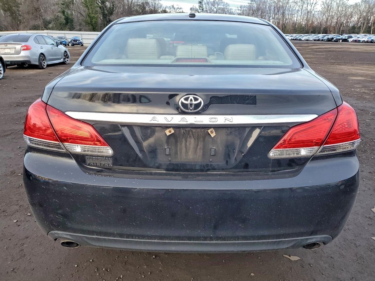 Toyota Avalon Base Image 9