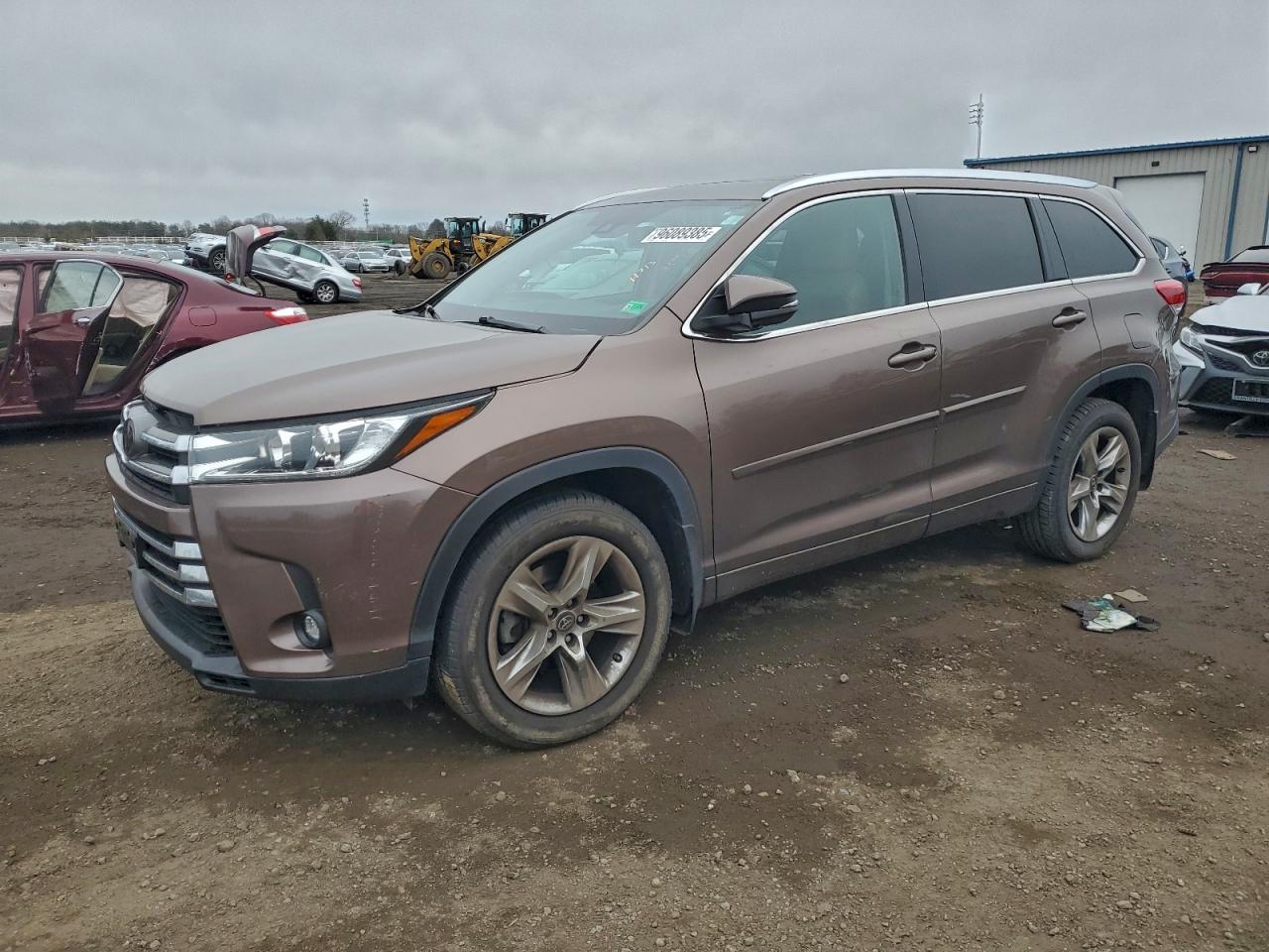 Toyota Highlander Limited Image 1