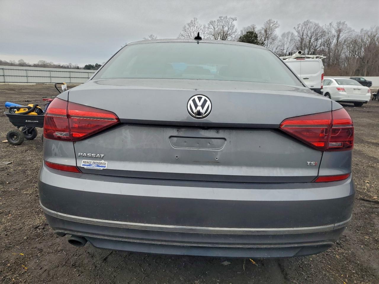 Volkswagen Passat S Image 6