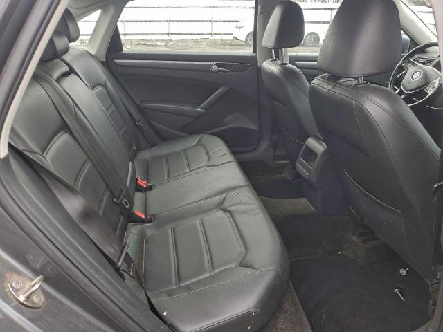 Volkswagen Passat S Image 9