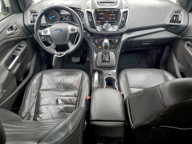 Ford Escape Titanium Image 2