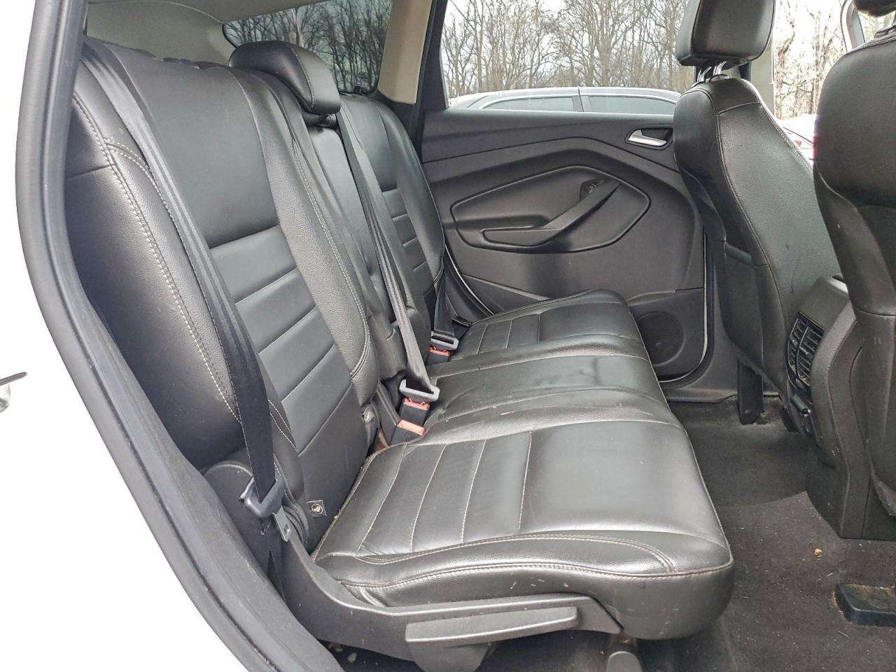 Ford Escape Titanium Image 11