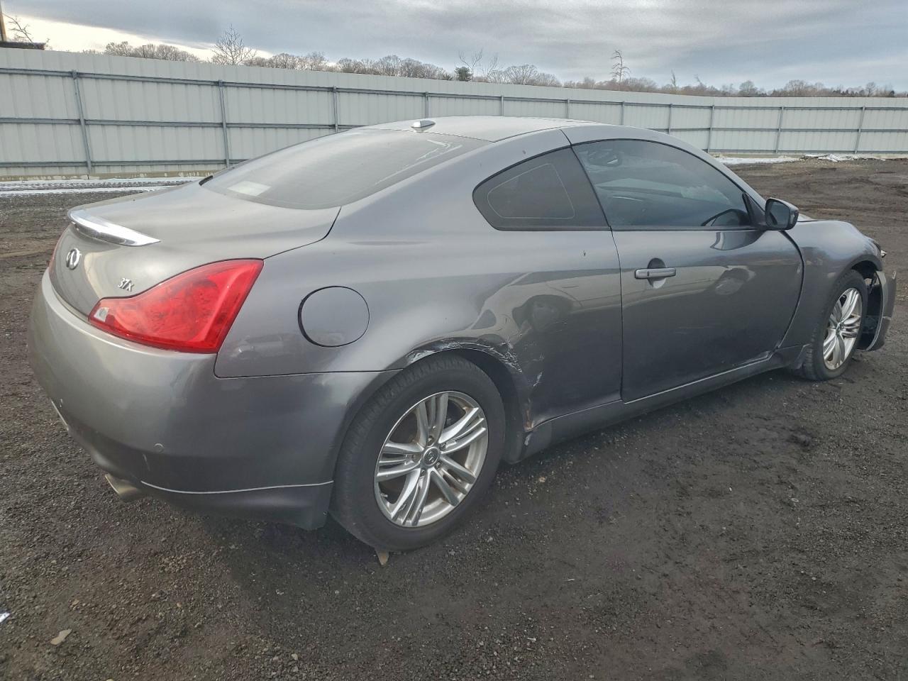 INFINITI G37 Image 9