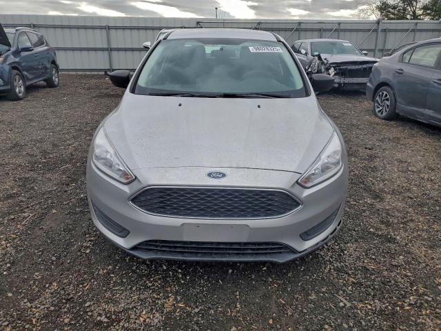 Ford Focus S Image 4