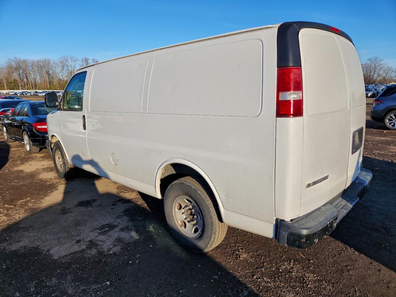 Chevrolet Express Image 7