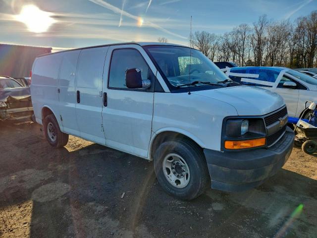 Chevrolet Express Image 2