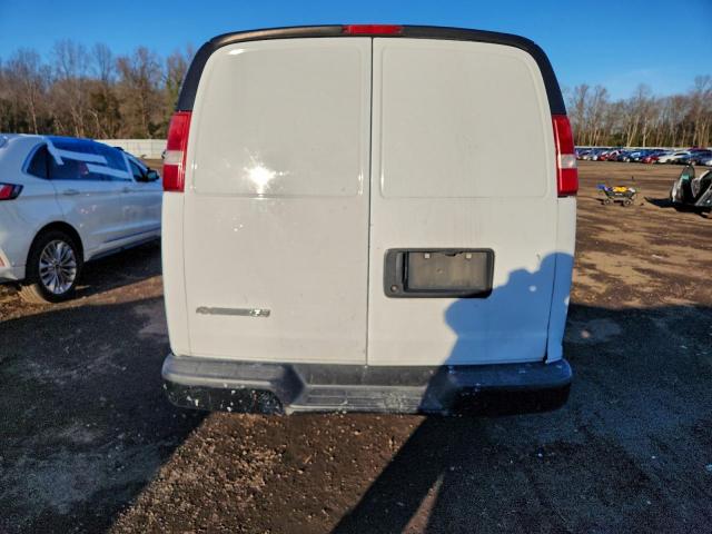 Chevrolet Express Image 9