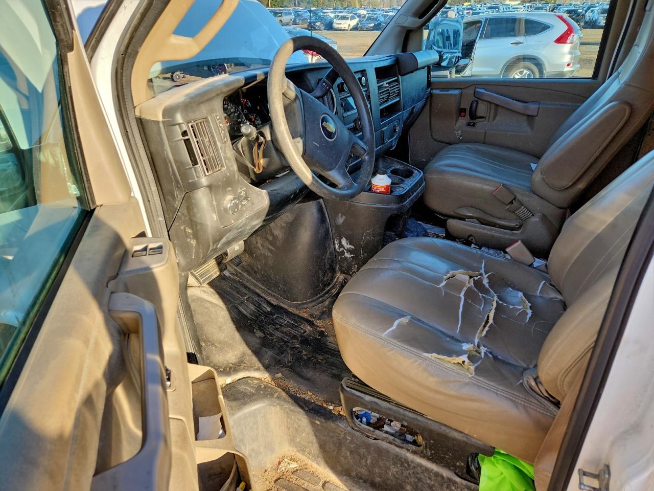 Chevrolet Express Image 3