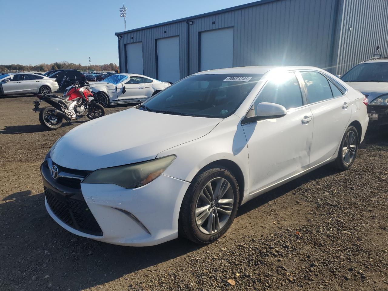 Toyota Camry Le Image 1