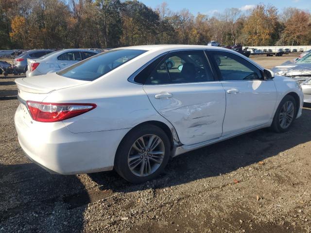 Toyota Camry Le Image 10