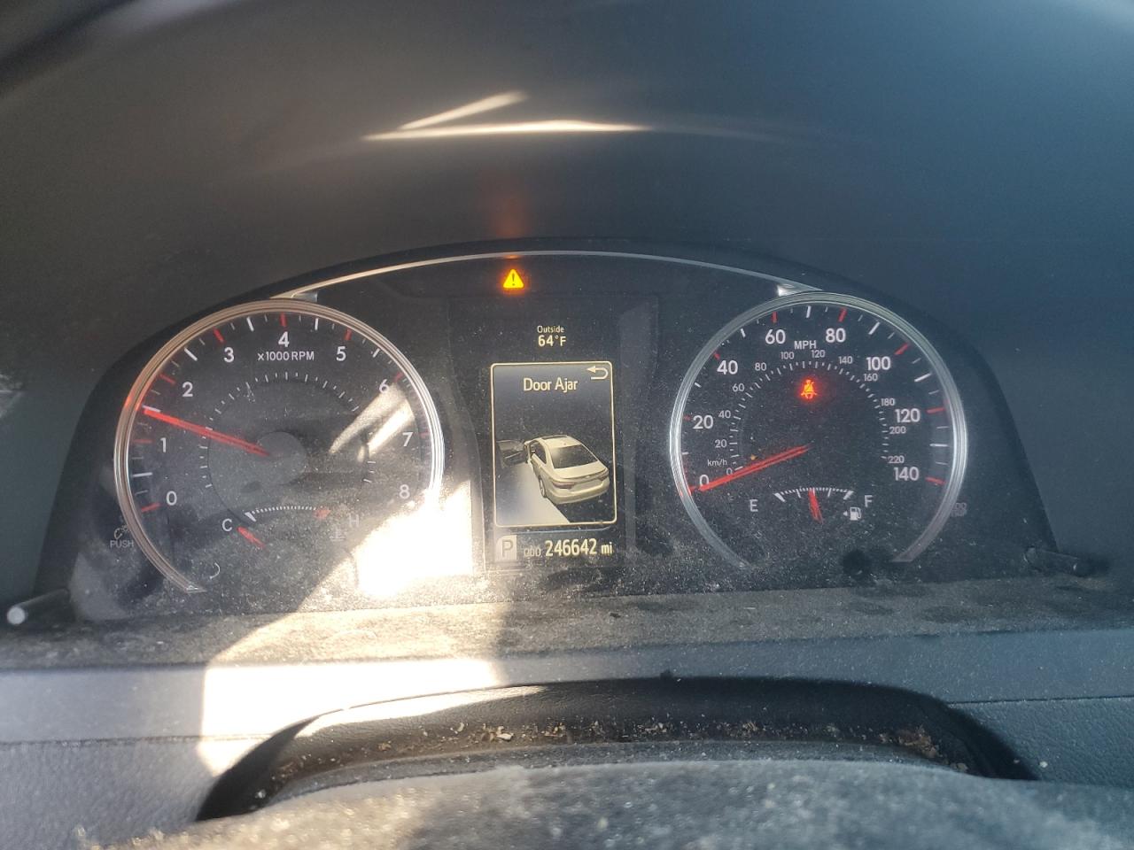 Toyota Camry Le Image 7