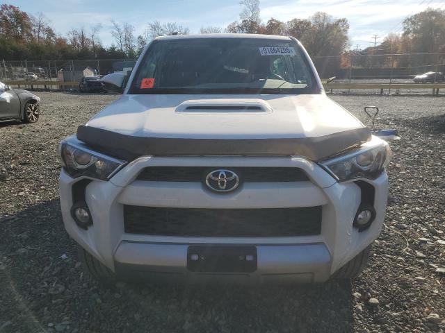 Toyota 4Runner Sr5/sr5 Premium Image 2