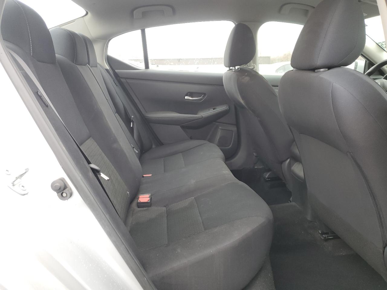 Nissan Sentra S Image 8