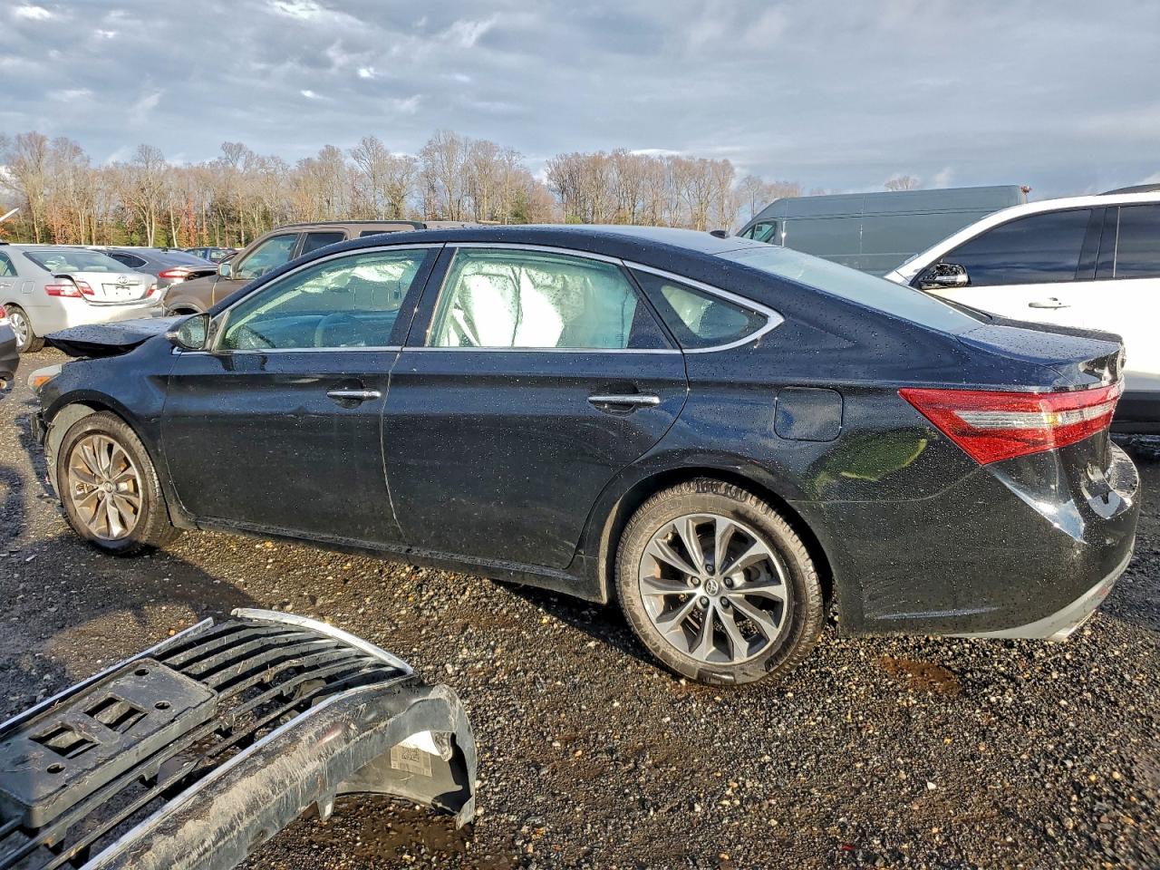 Toyota Avalon Xle Image 8