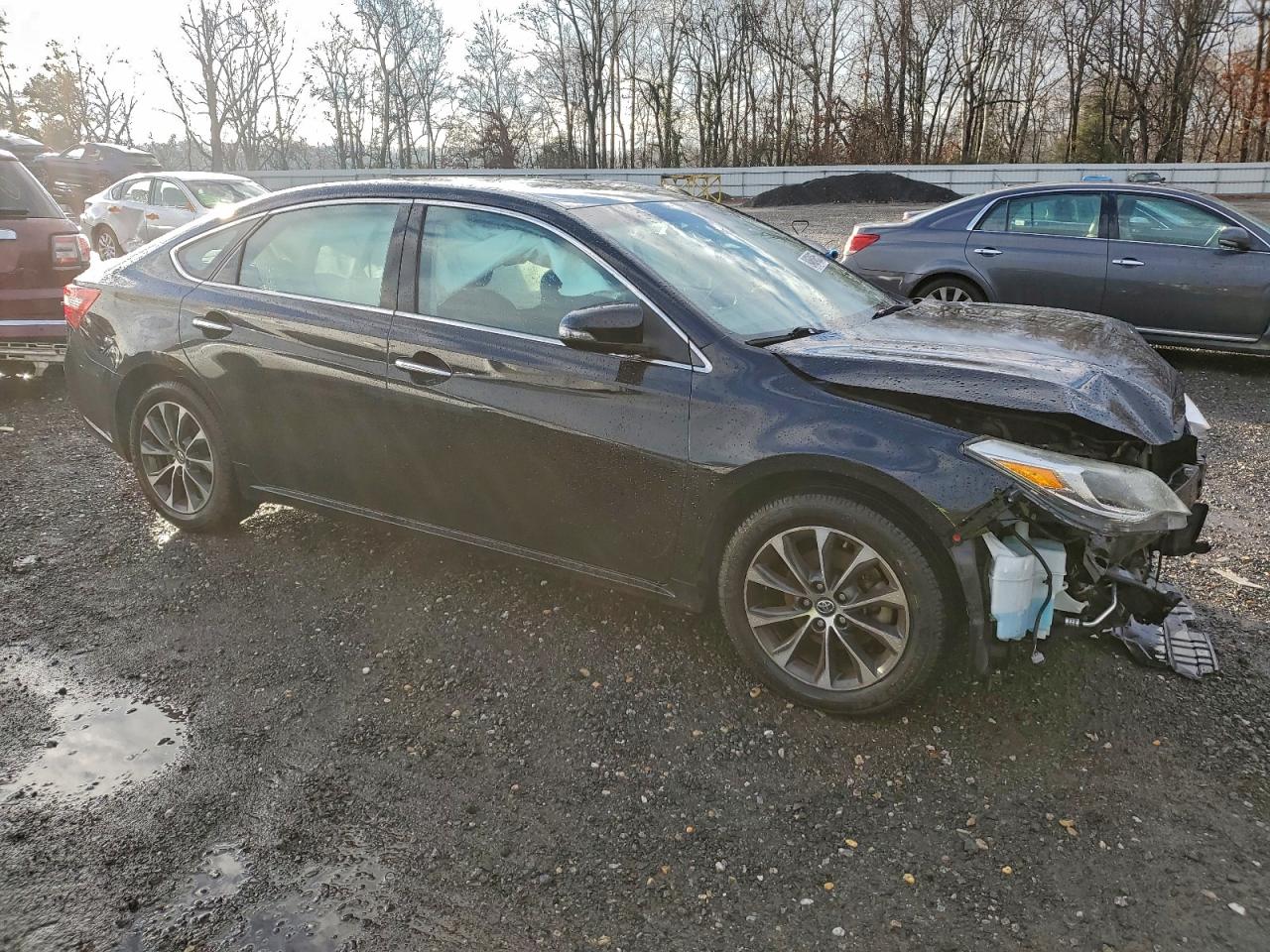 Toyota Avalon Xle Image 3