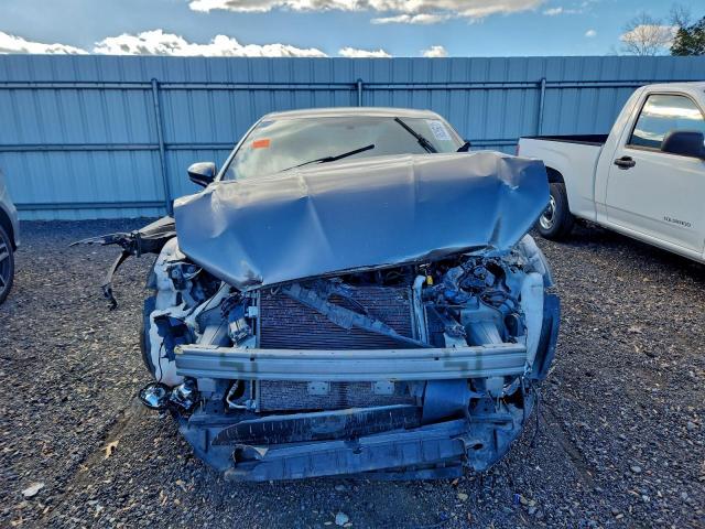 Ford Fusion S Image 2