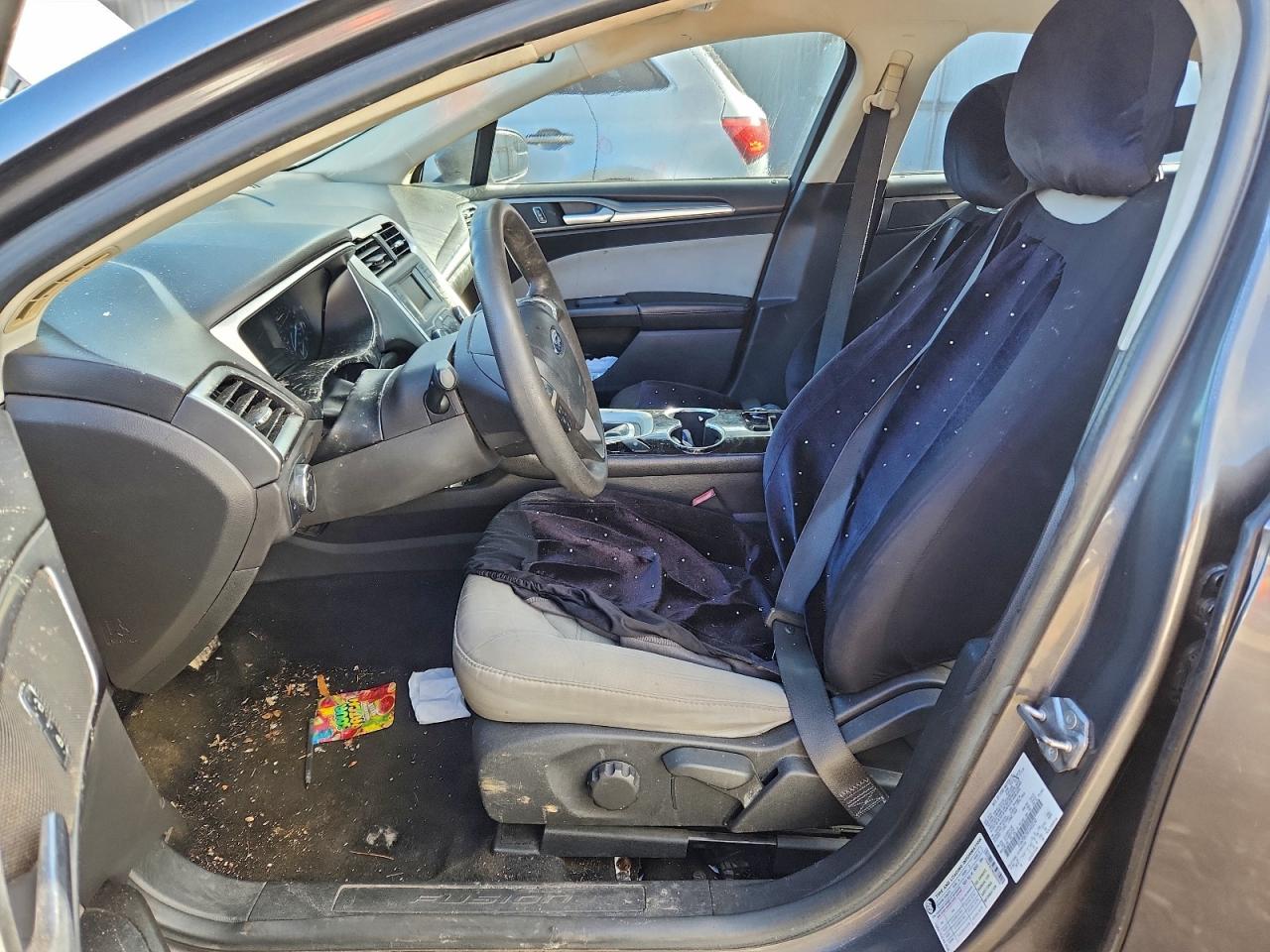 Ford Fusion S Image 6