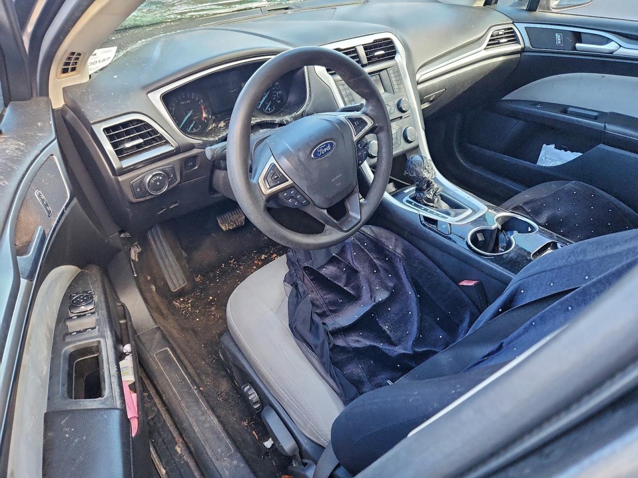 Ford Fusion S Image 8
