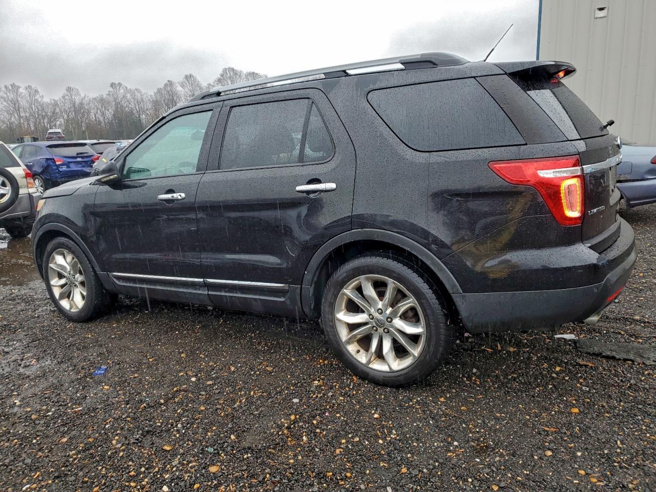 Ford Explorer Limited Image 11