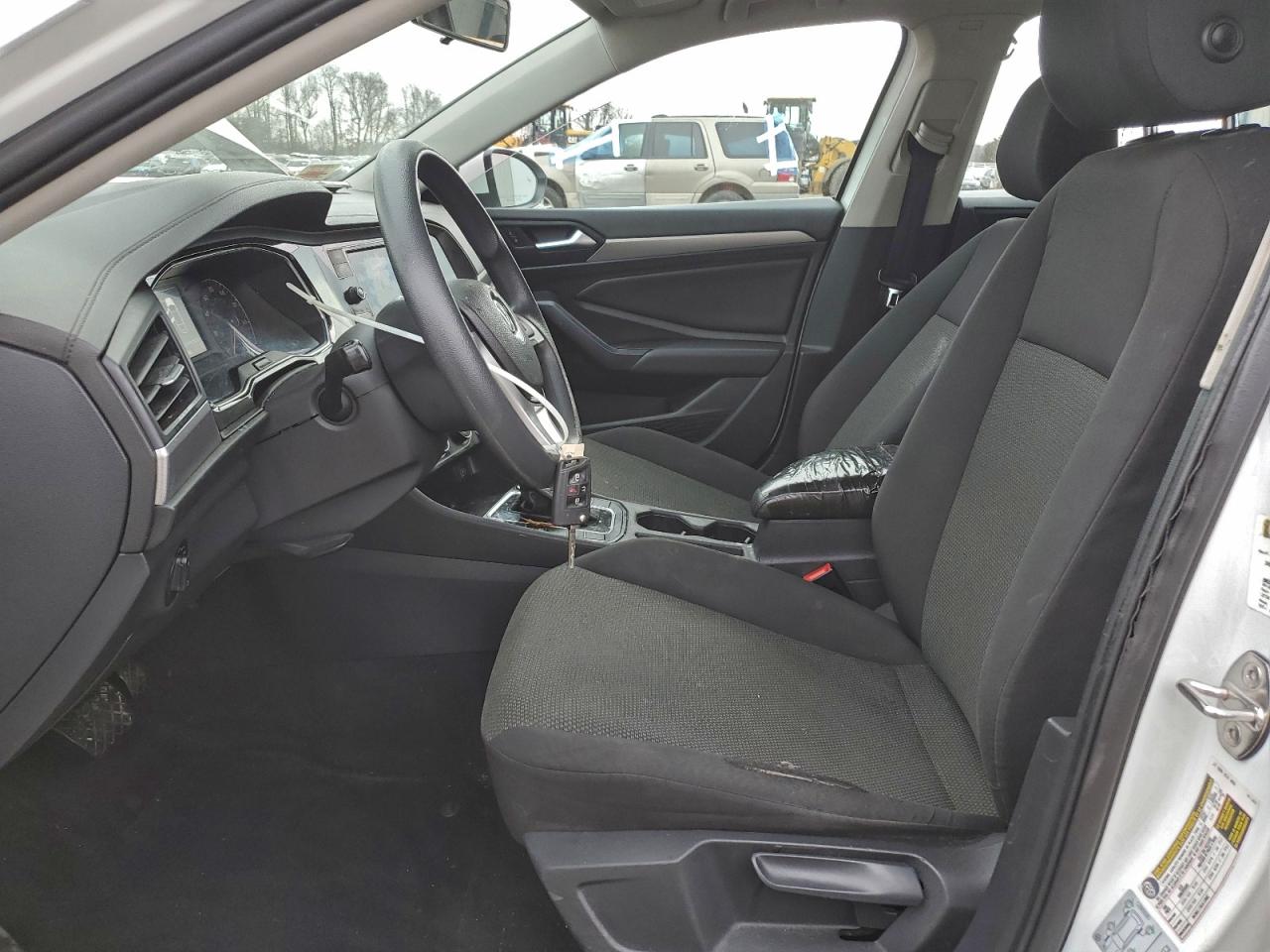 Volkswagen Jetta S Image 4