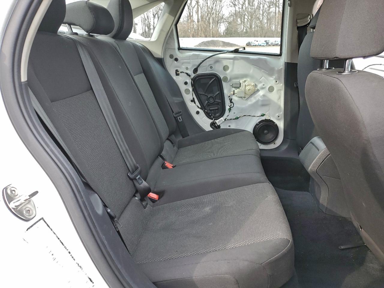 Volkswagen Jetta S Image 10