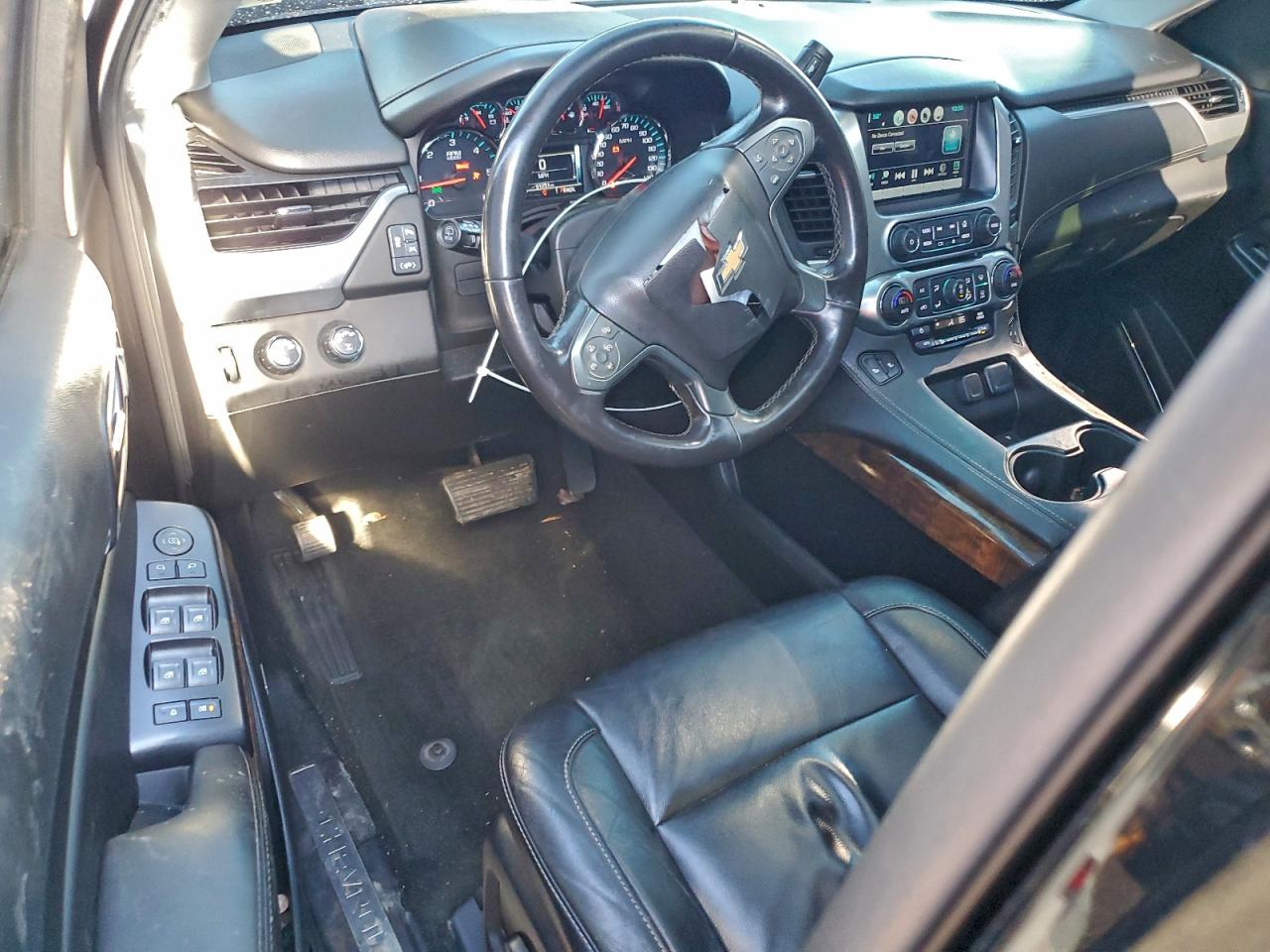 Chevrolet Suburban K1500 Lt Image 2