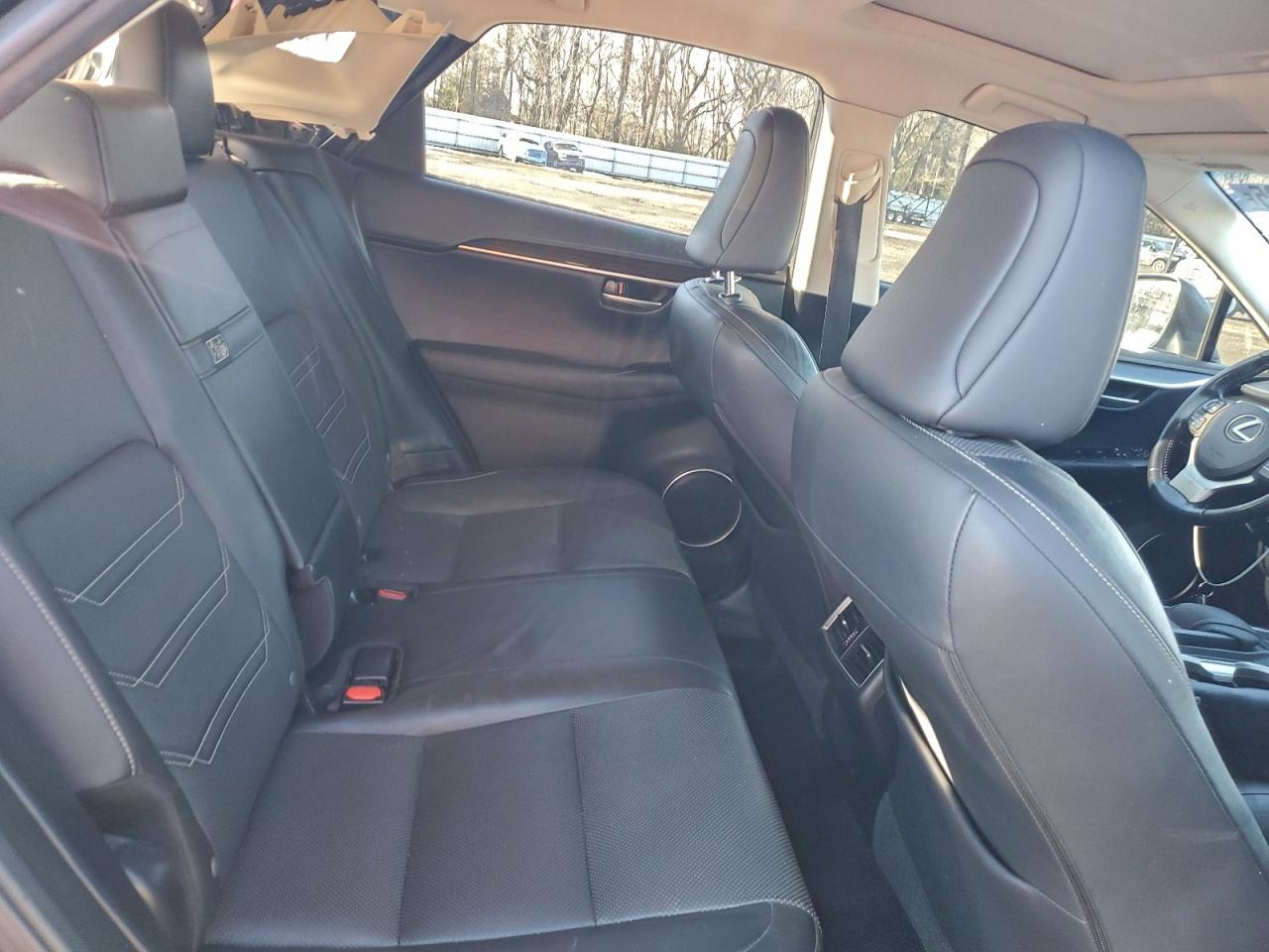 Lexus NX 200t Image 13