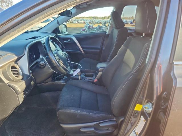 Toyota RAV4 Xle Image 11