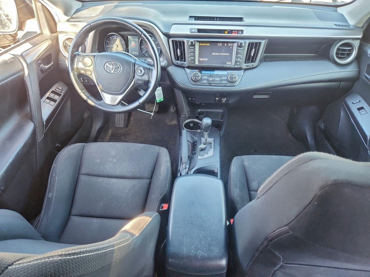 Toyota RAV4 Xle Image 10