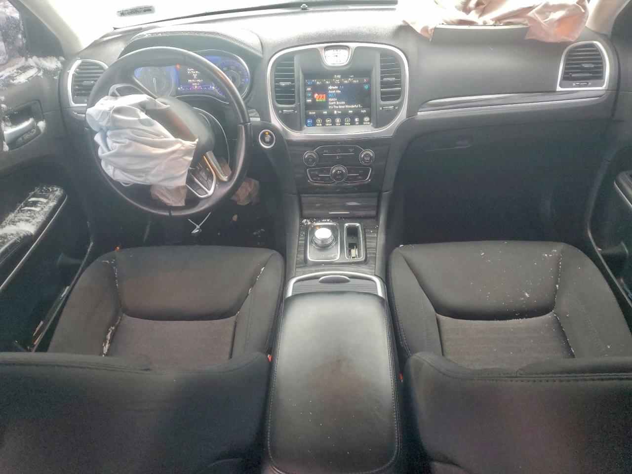 Chrysler 300 Touring Image 11