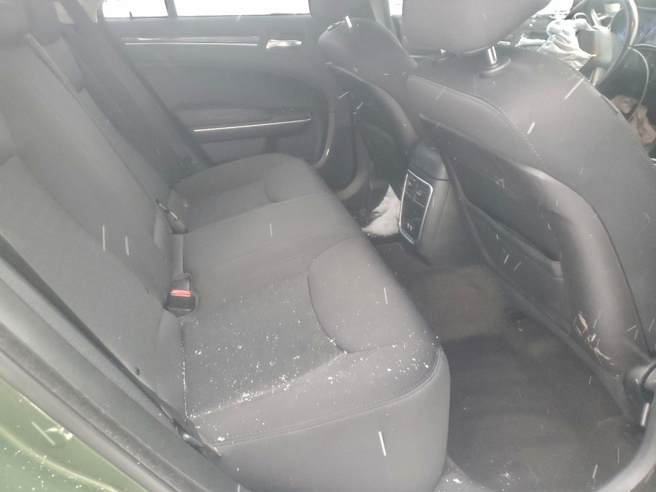 Chrysler 300 Touring Image 7