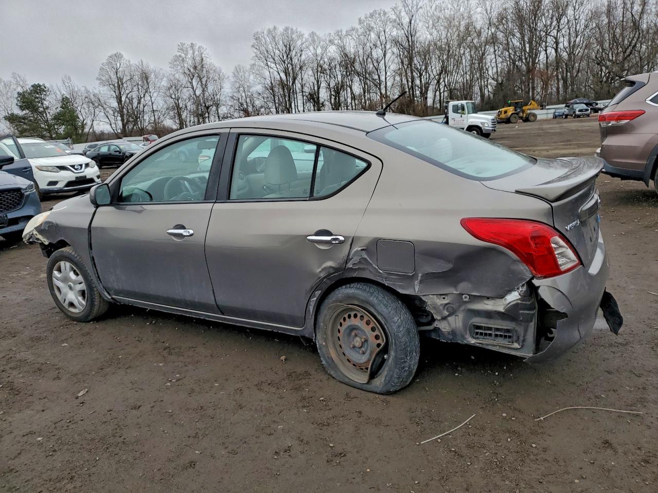 Nissan Versa S Image 2