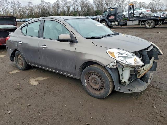 Nissan Versa S Image 6