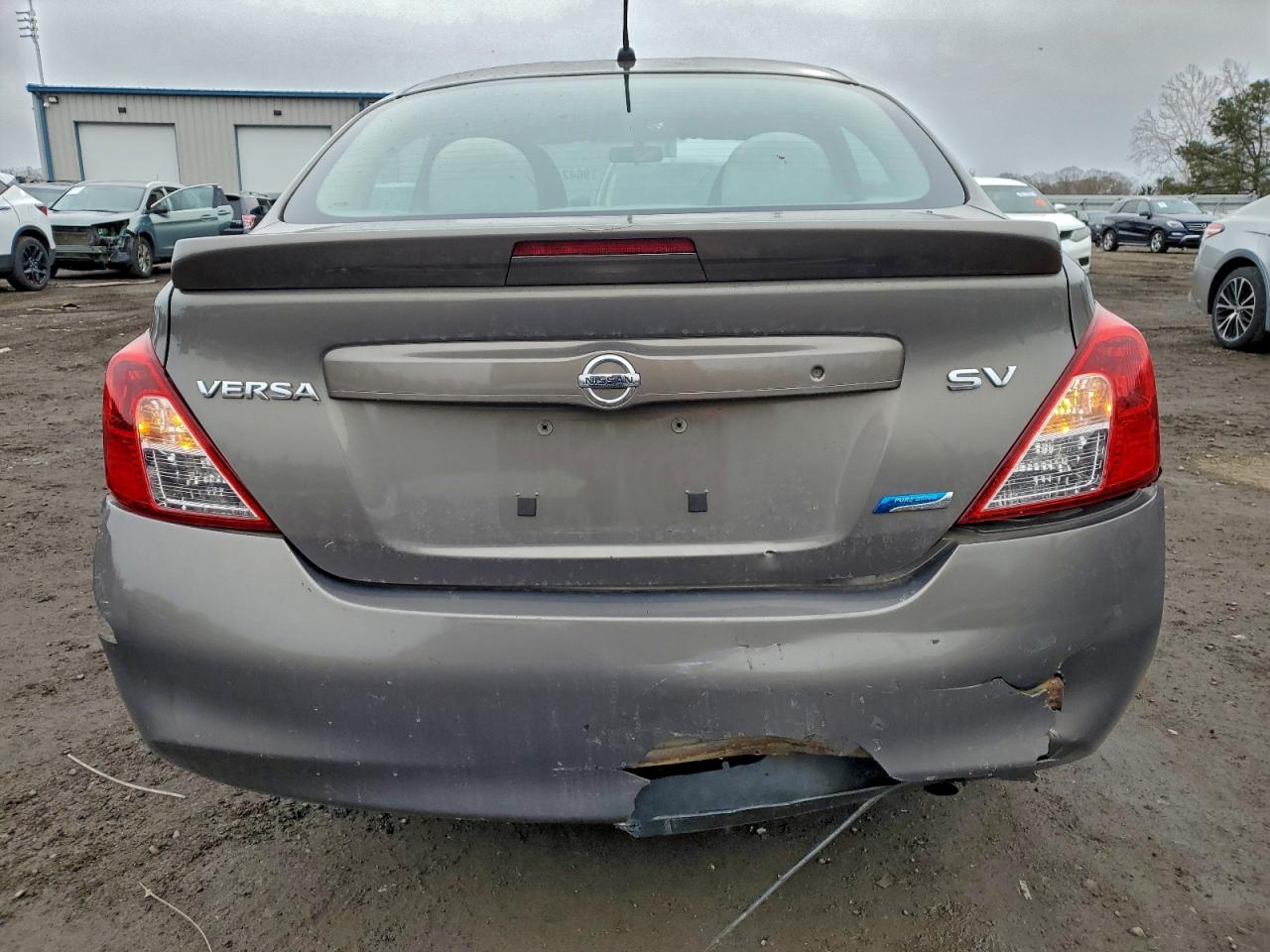 Nissan Versa S Image 5