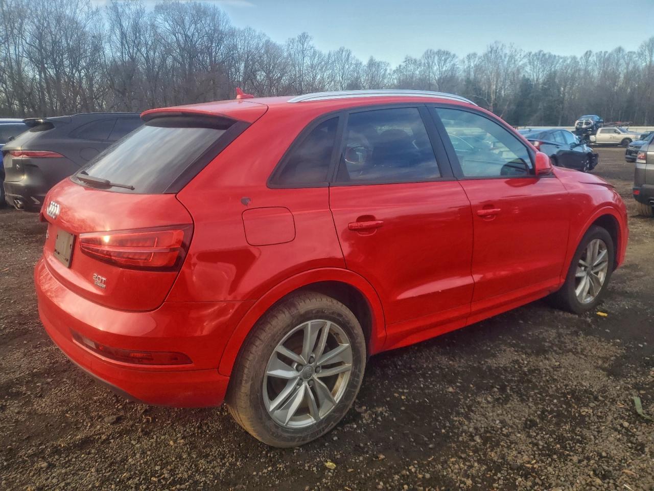 Audi Q3 Premium Image 2