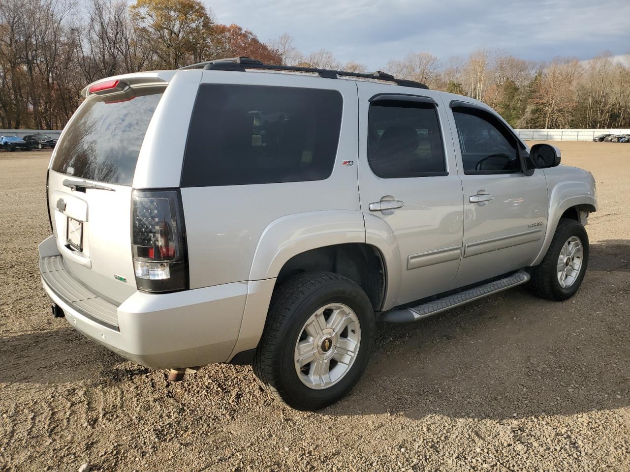 Chevrolet Tahoe K1500 Lt Image 9