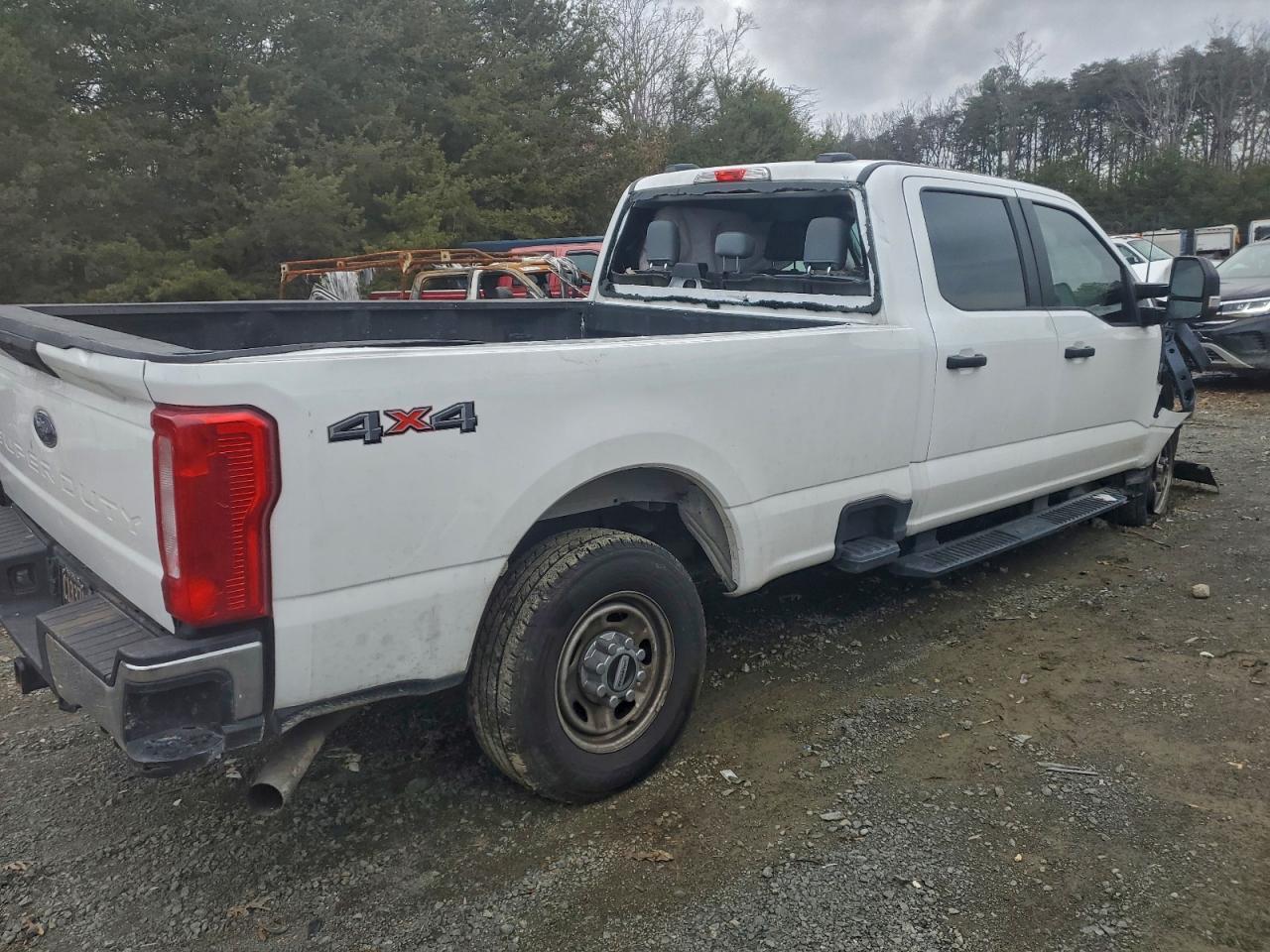 Ford F-350 Super Duty Image 2